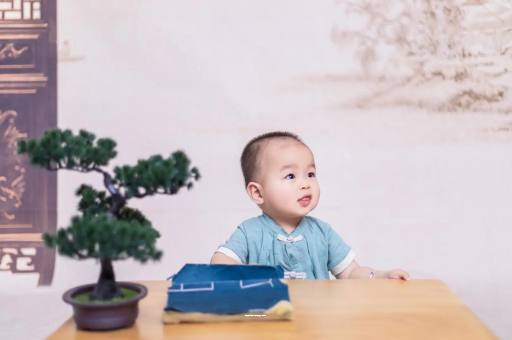 辽源宝宝总是抠鼻子